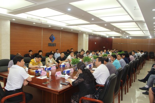 省林業(yè)廳黨組書記胡長清同志為院黨委中心組（擴大） 集中學習作專題輔導報告